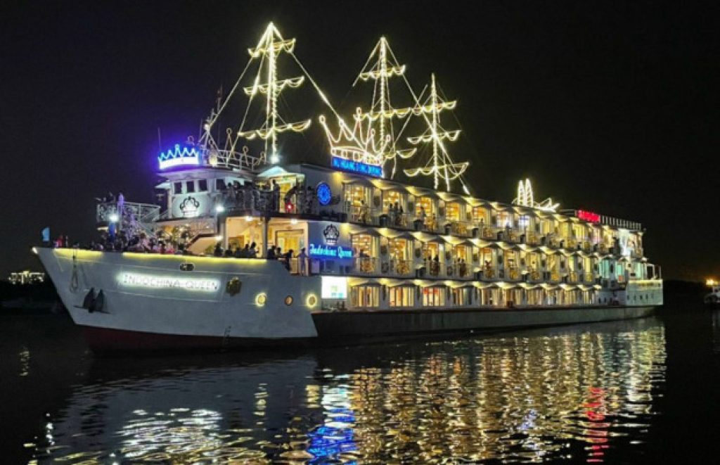 River Cruise with Water Puppet Performance