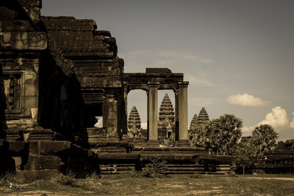 Full Day Excursion Angkor Thom and Angkor Wat