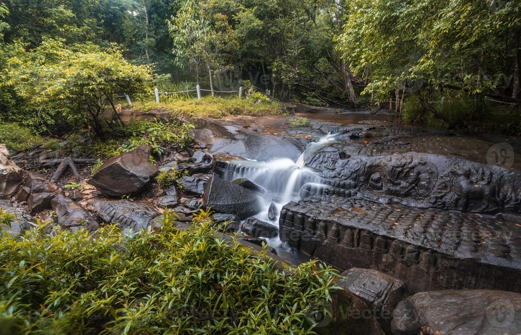 Full Day Excursion Banteay Srei and Kbal Spean