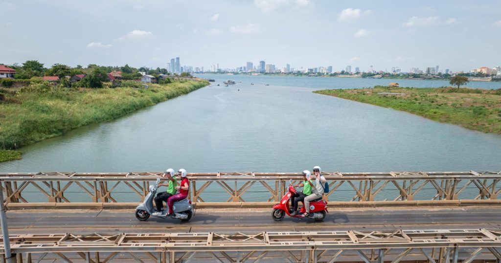 Half Day Phnom Penh Silk Island Tour by Vespa
