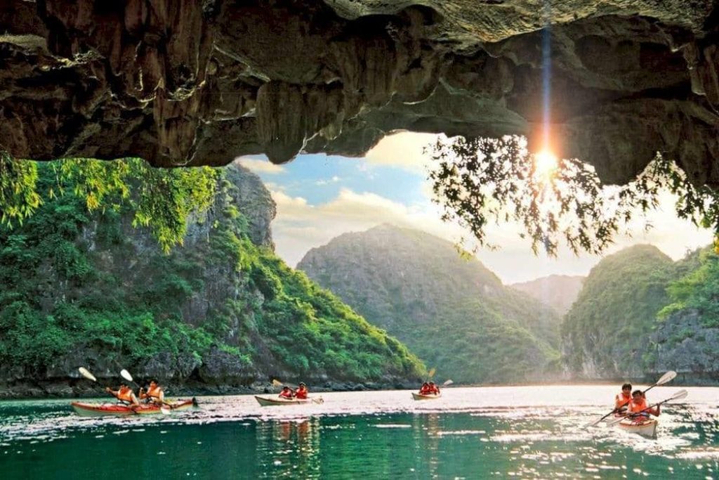 Dark Cave and Paradise Cave