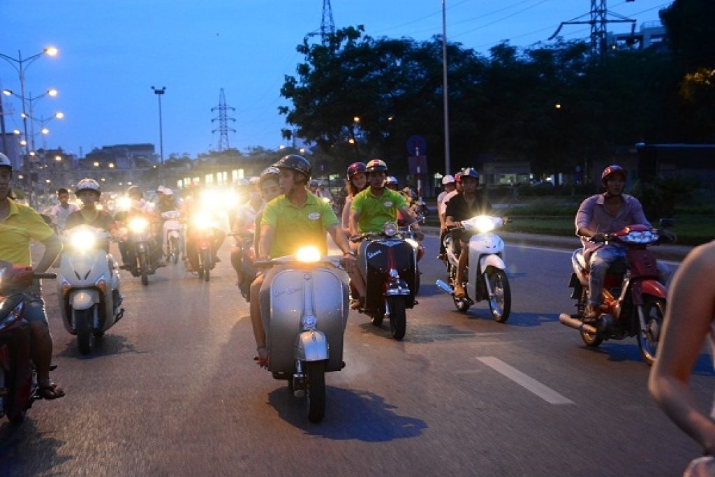 Hanoi Street Food Vespa Night Tour