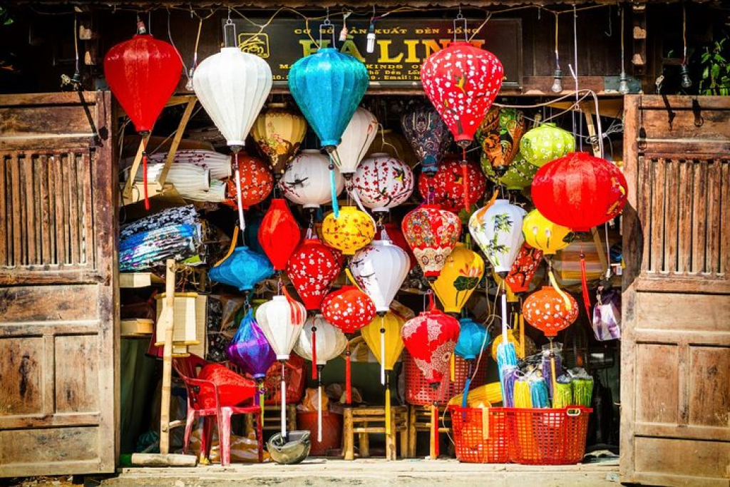 Bicycle Ride and Hoi An Lantern Heritage Experience