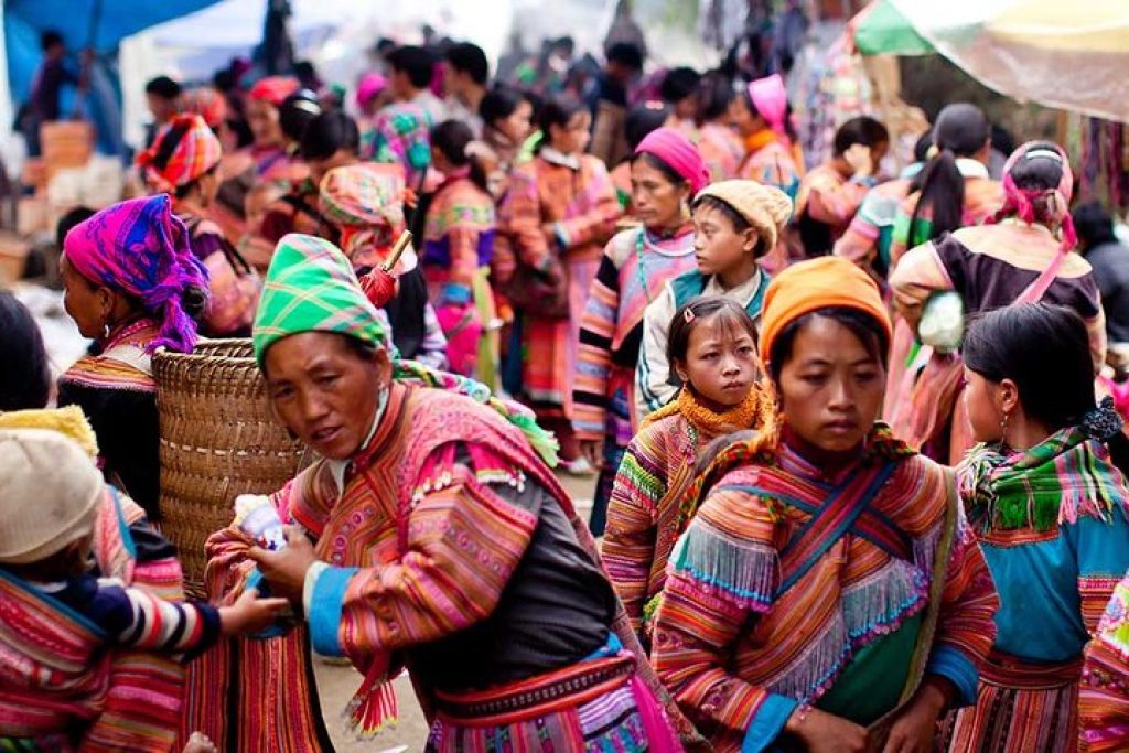 Lung Khau Nhin Market