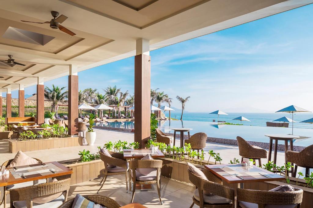 Restaurants and Bars