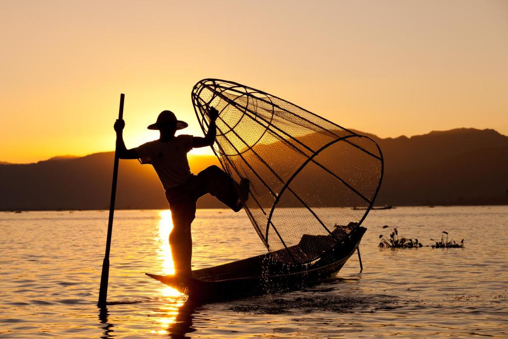 Heho Airport and Inle Lake Boat Sightseeing