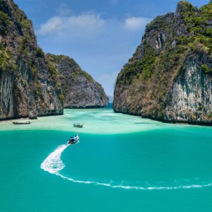 Phi Phi Island, Bamboo Island