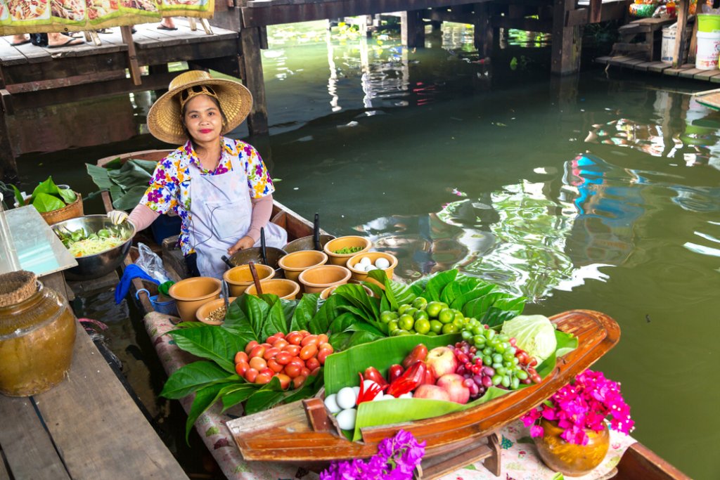 Half Day Damnoen Saduak Floating Market Tour